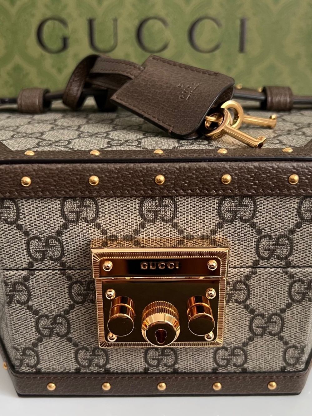 Gucci Women's Bag Rigit Jewerly Accessory Case Beaty Box GG Canvas Gold Lock Key